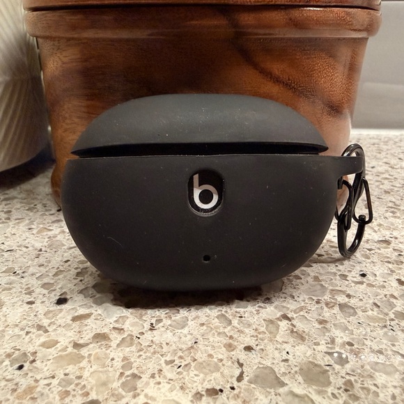 Studio+ Beats Black Wireless Earbuds with Case